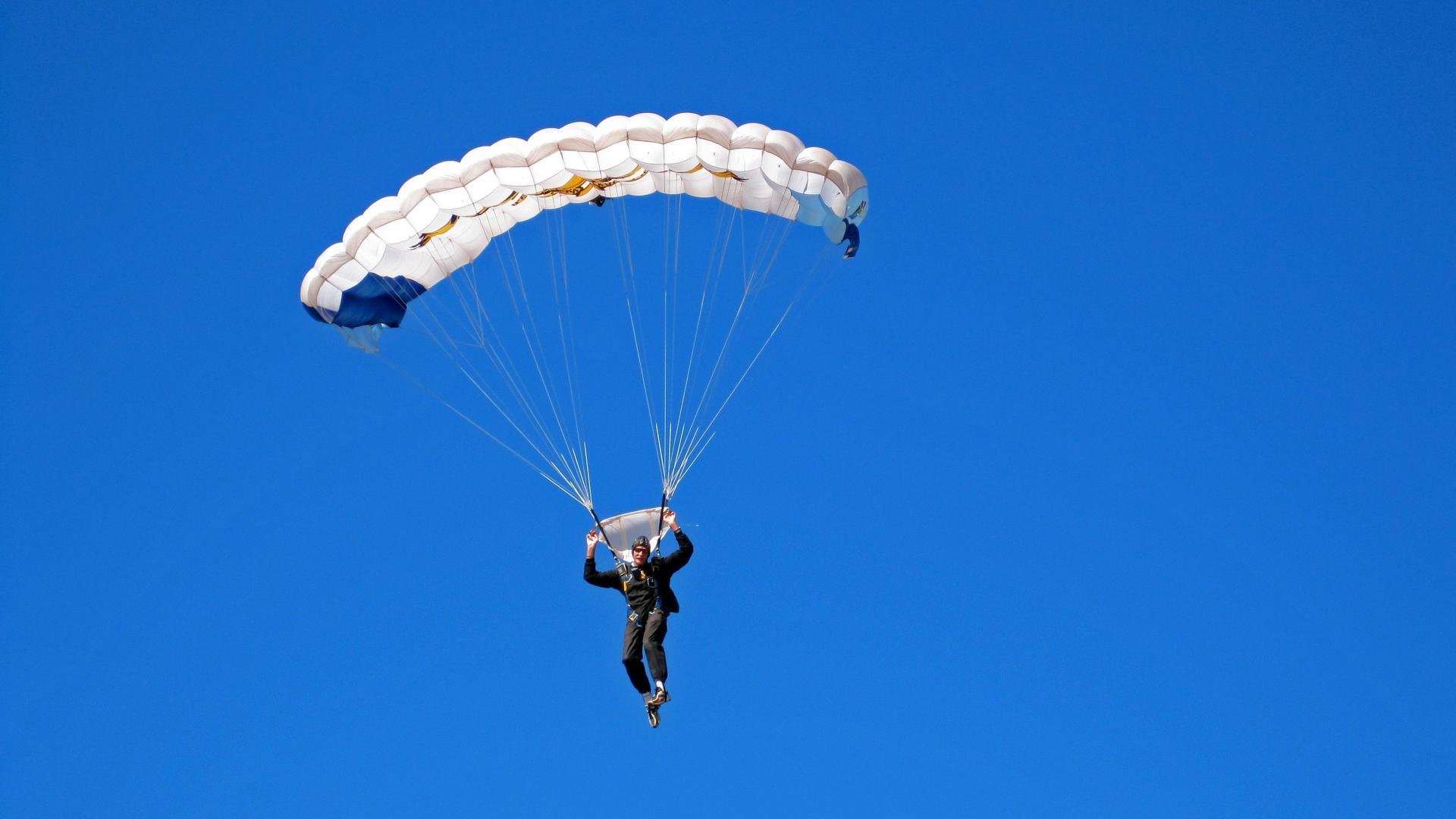 开云体育中国-牙买加火力压制尼斯，皮克压力下完成爆发，当火药桶遇上高压锅